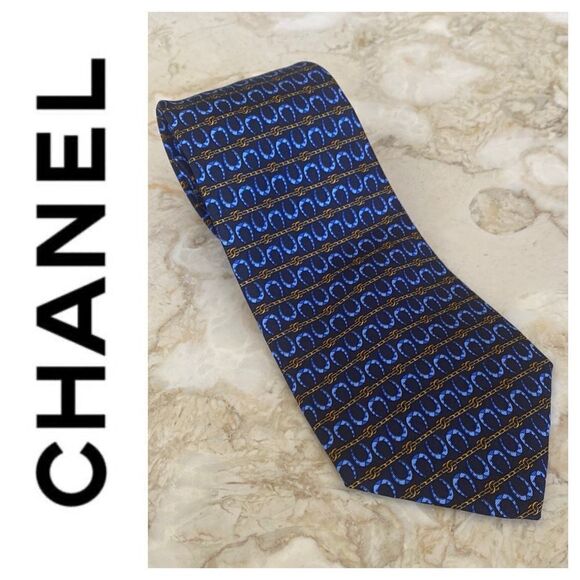 CHANEL Other - Chanel Horseshoes CC Logo 100% Silk Tie